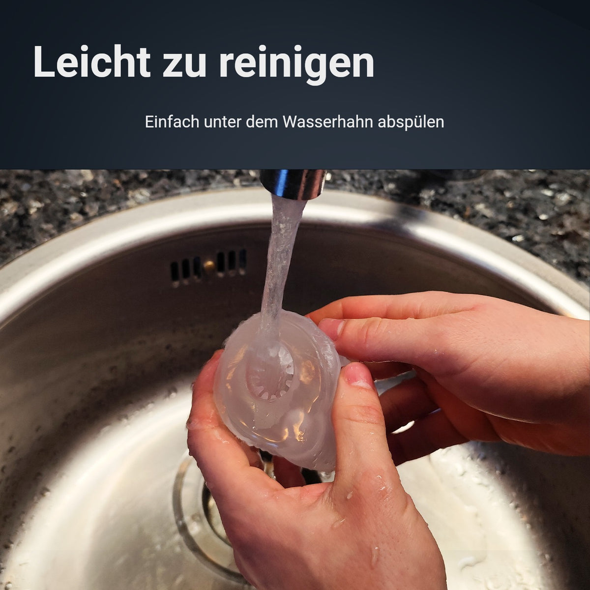 Pocket Shot Masturbator wird unter dem Wasserhahn abgespült